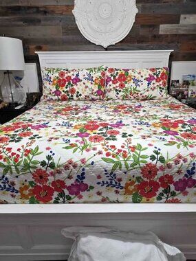 The Company Store Floral Cotton KING Quilt Set. 2 KING Shams